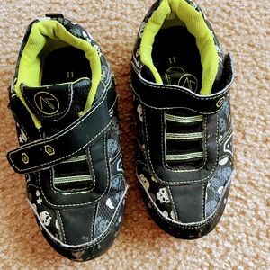 Boys lot 1 shirt 24mos …3 Shirts & Pants  Size 2t…Jacket Shoes Size 11